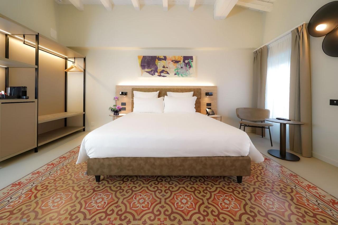 Bergamo Inn 21 외부 사진 A bedroom at the hotel