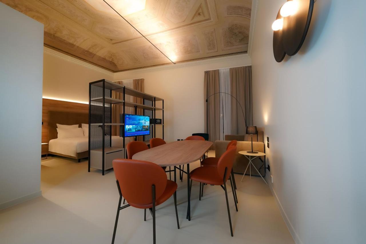 Bergamo Inn 21 외부 사진 A room at the hotel