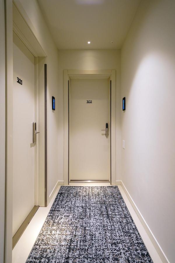 Bergamo Inn 21 외부 사진 A door
