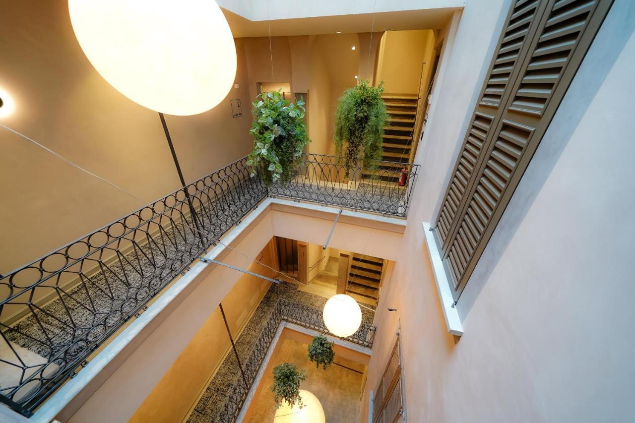Bergamo Inn 21 외부 사진 Interior of the hotel
